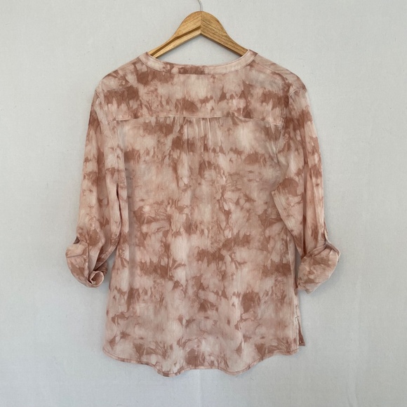CARVE DESIGNS Women’s Size Small Dylan Gauze Shirt in Fawn Tie Dye - Picture 4 of 6